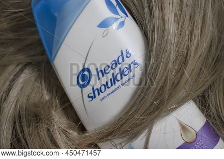 March 06, 2022 Ukraine, The City Of Kyiv Head And Shoulders Shampoo, Against The Background Of Hair