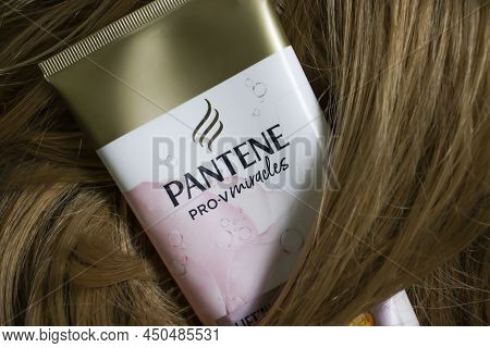 March 06, 2022 Ukraine, The City Of Kyiv Shampoo Pantene, On The Background