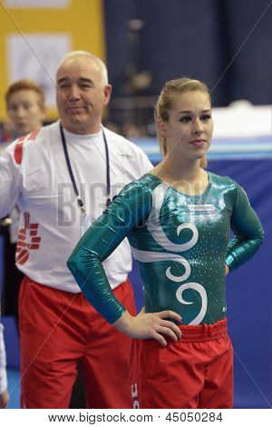 มอสโก รัสเซีย - 20 เมษายน: Giulia Steingruber สวิตเซอร์แลนด์ชนะในเพดานในแชมป์ยุโรป 5