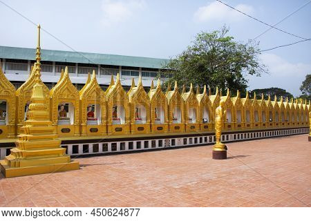 Buddha Statue For Thai People And Foreign Travelers Travel Visit And Respect Praying Blessing With H