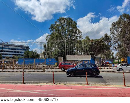 Bangalore, India- September 21st 2021; Stock Photo Of Busy Indian Street, Four Wheeler Vehicle Runni