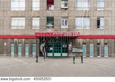Brussels Old Town - Belgium - 06 07 2019 - Entrance And Facade Of The Social Block Rempart Des Moine