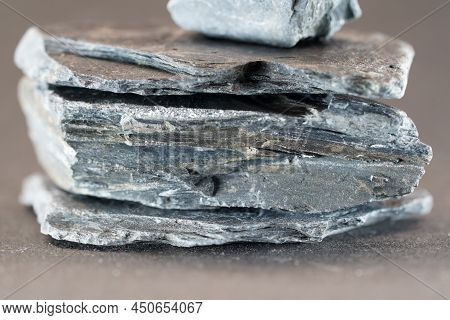 Slate, Stone Splinters, Wood Splinters, Shingle Is A Collective Term For Different Tectonically Defo