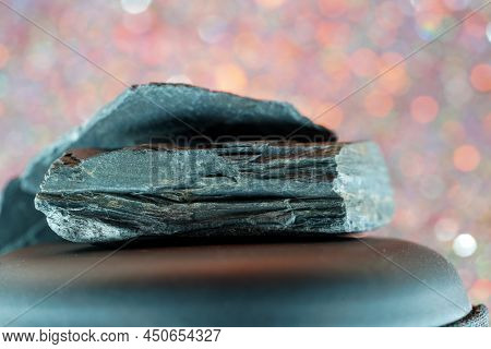 Slate, Stone Splinters, Wood Splinters, Shingle Is A Collective Term For Different Tectonically Defo