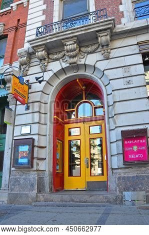 Quebec City, Canada - Sep. 10, 2011: Cafe La Maison Smith At 1143 Rue Saint-jean Street In Old Quebe
