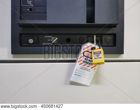 Lock Out And Tag Out, Lock Out Station,  Lock Out Devices For Machine , Lock Out For Electrical Main