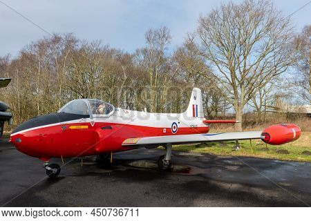 Hunting Percival Jet Provost T4 Xp640