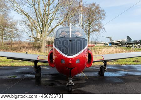Hunting Percival Jet Provost T4 Xp640