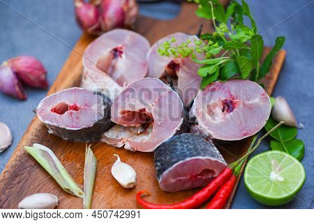 Fresh Raw Snake Head Fish Menu Freshwater Fish, Snakehead Fish For Cooking Food, Striped Snakehead F