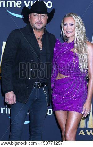 LAS VEGAS - MAR 7:  Jason Aldean, Brittany Kerr at the 2022 Academy of Country Music Awards  Arrivals at Allegient Stadium on March 7, 2022  in Las Vegas, NV