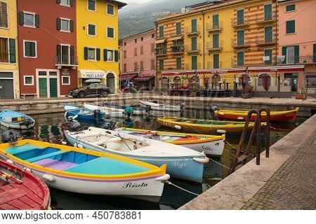 Castelletto Di Brenzone, Italy - December 27th 2021. Winter At The Castelletto Di Brenzone Waterfron