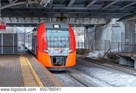 Moscow, Russia - February 21, 2022: High-speed Train Of The Moscow Central Ring Arrives At The Stati