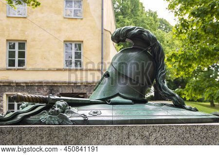 View To Augustin Ehrensvard (creator Of The Suomenlinna) Tomb, Details, Great Courtyard, Suomenlinna
