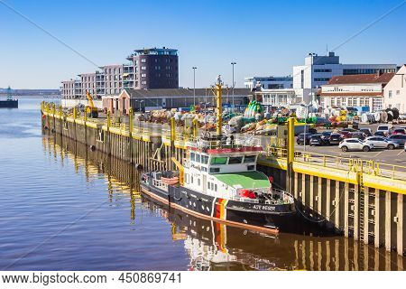 Bremerhaven, Germany - March 09, 2022: Colorful Police Ship In The Inner Harbor Of Bremerhaven, Germ