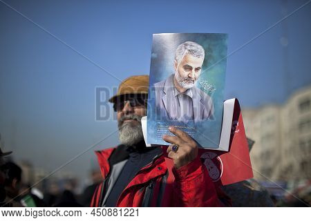 Funeral Of Qassem Suleimani Assassinated By American Drones, Qasem Soleimani Was An Iranian Major Ge