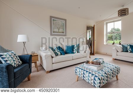 Radwinter, Essex - Sept 12 1018: Modern Bright Furnished Sitting Room Lounge With Stylish Furniture 