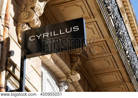 Bordeaux , Aquitaine  France - 03 12 2022 : Cyrillus Boutique Facade Logo And Text Sign Of Store Men