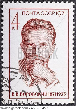 Ussr - Circa 1971: A Stamp Printed In Ussr Shows Portrait Vatslav Vorovsky 1871-1923 , Revolutionary