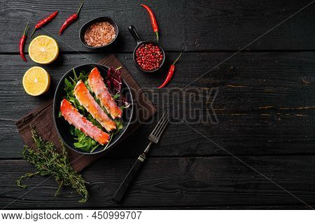 Crab Leg Meat In A Sheel Set, On Black Wooden Table Background, Top View Flat Lay, With Copy Space F
