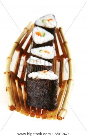 Serveres Tako Sushi