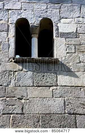 Rose Window  Italy  Lombardy     In  The Abbiate    Old     Brick   Tower