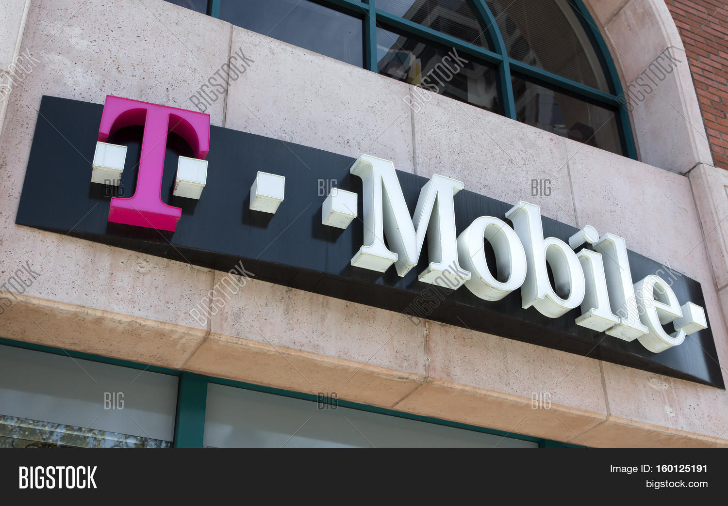 Tmobile Store Image & Photo (Free Trial) Bigstock