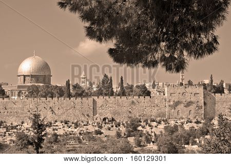 JERUSALEM ISRAEL 23 10 16: Temple Mount known as the the Noble Sanctuary of Jerusalem located in the Old City of Jerusalem, is one of the most important religious sites in the world.