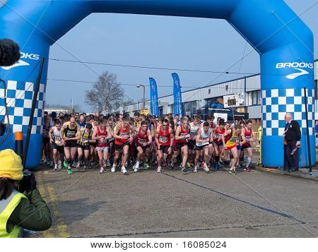 Paddock Wood Half Marathon 2011 Inicio