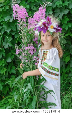 girl, young, hand, wreath, green plant scarf outfit village willow tea health