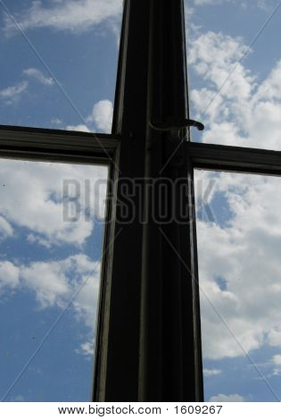 クロス、ウィンドウと空