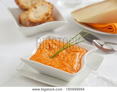 Dip sauce made with tomato and cheese