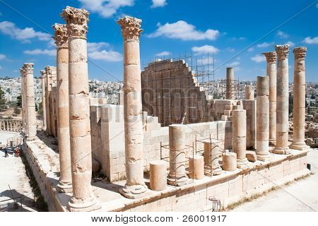 คอลัมน์ของวัดซุสใน Jerash จอร์แดน