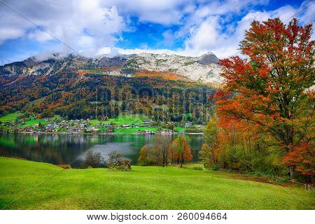 Idyllic Autumn Scene In Grundlsee Lake. Location: Resort Grundlsee, Liezen District Of Styria, Austr