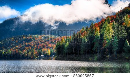 Sunny Morning On The Lake Altausseer See. Sunny Autumn Scene In The Morning. Location: Resort Altaus
