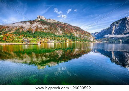 Sunny Morning On The Lake Altausseer See. Sunny Autumn Scene In The Morning. Location: Resort Altaus