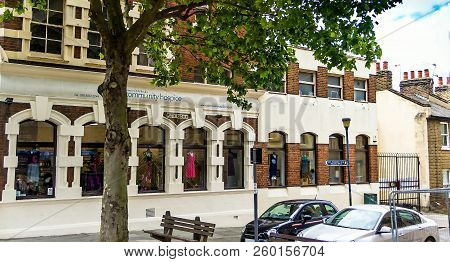 London, Uk - June 9, 2015: Greenwich And Bexley Community Hospice Ontrafalgar And Pelton Road . Char