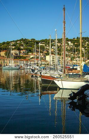 August 13, 2018, Small Fishermans And Yacht Haven, Marina In Saint-mandrier-sur-mer, Provence, Franc