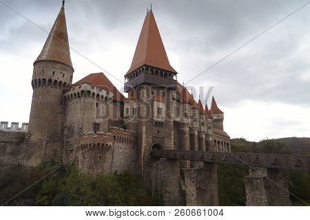 Corvin Castle Or Hunyadi Castle (castelul Corvinilor Sau Castelul Huniazilor), Hunedoara, Romania