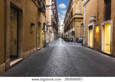 Rome/italy - August 26, 2018:
Italian Street Via Borgogna, Empty In The Morning
