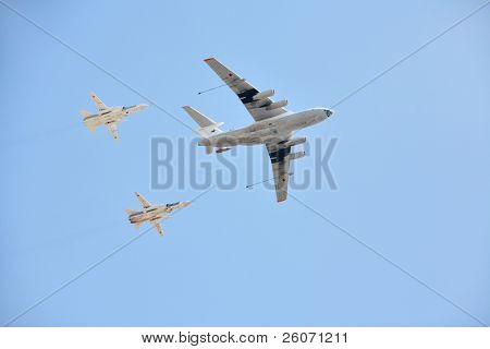 Moskva - 9. května: Ruské letectvo letadla (vzdušné včasné varování AWACS a Su-27) v tvorbě