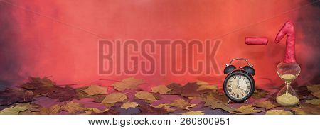 Daylight Saving Time. Wall Clock Going To Winter Time.