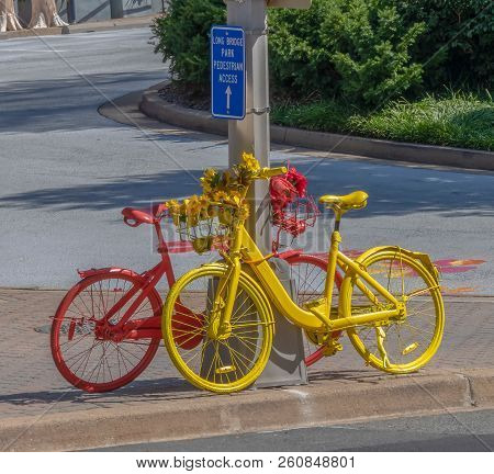 Crystal City, Arlington, Usa - September 6, 2018: Street Furniture In The Form Of Ornamental Bicycle