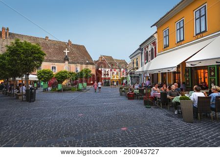 Szentendre, Hungary - August 17, 2018: People In Restaurants And Coffee Shops In The Old Town Of Sze