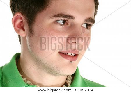 attraktive junge Mann mit Labret-piercing weiß.