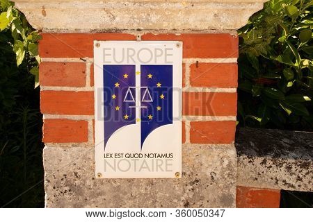 Bordeaux , Aquitaine / France - 03 03 2020 : Notaire Europe Plate Sign Logo In Wall Building Office 
