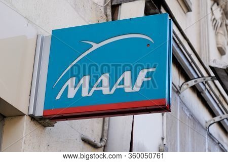 Bordeaux , Aquitaine / France - 12 04 2019 : Maaf Sign Office Store Assurances Logo On Shop Wall