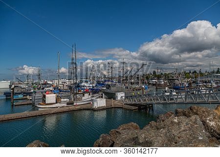 Bellingham, Washington - July 7, 2019: The Port Of Bellingham Operates Two Large Marinas, With Slips