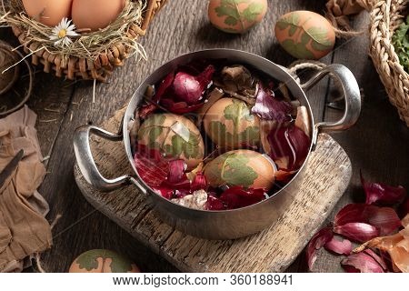 Dyeing Easter Eggs With Onion Peels, With A Pattern Of Leaves