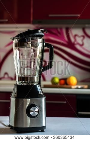 Convenient Metal Mixer For Cooking And Cocktails.
