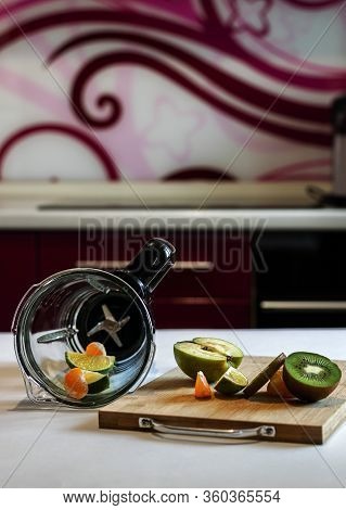 Convenient Metal Mixer For Cooking And Cocktails.